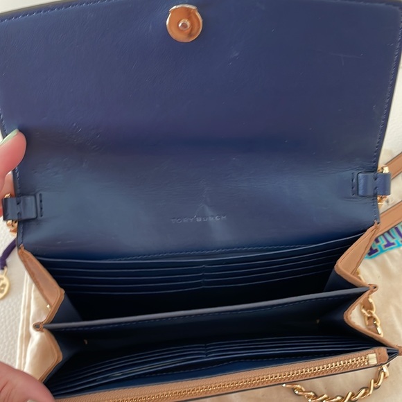 Tory Burch Crossbody Wallet Chain - Picture 5 of 13
